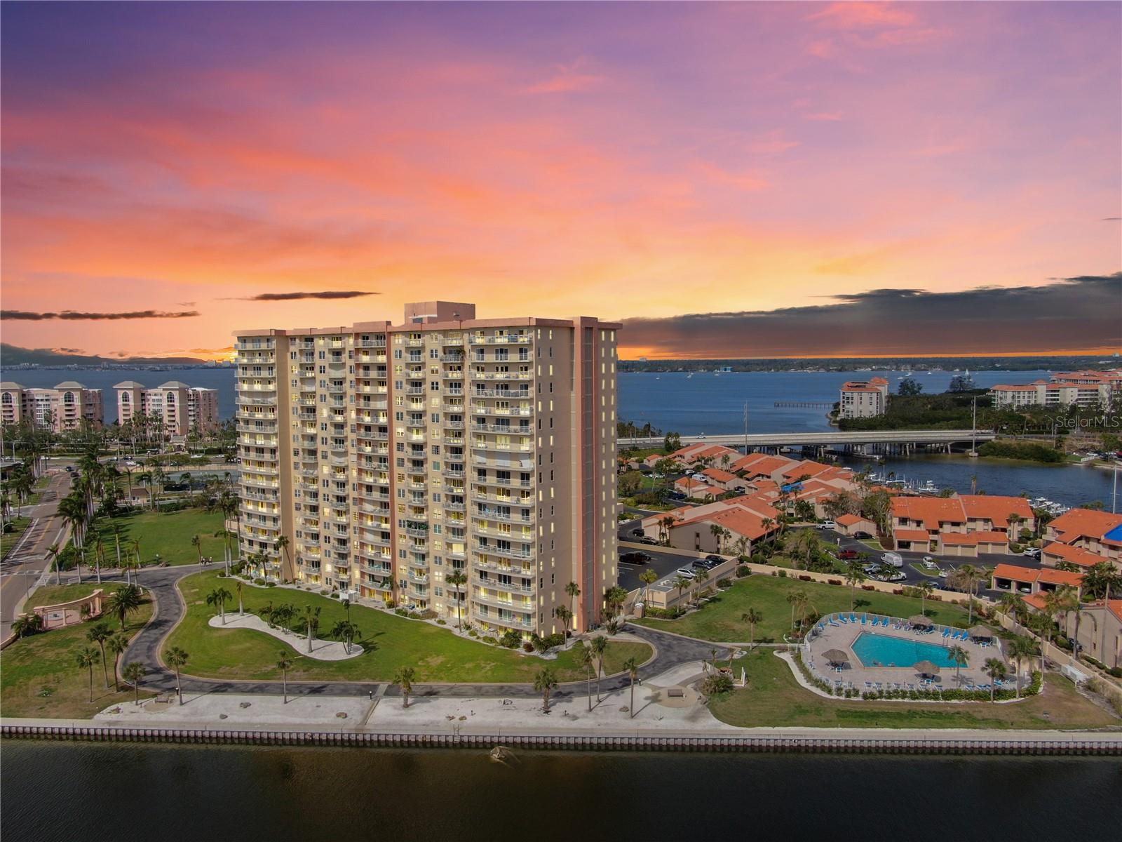 4900 BRITTANY DR S #1011, ST PETERSBURG, FL, 33715