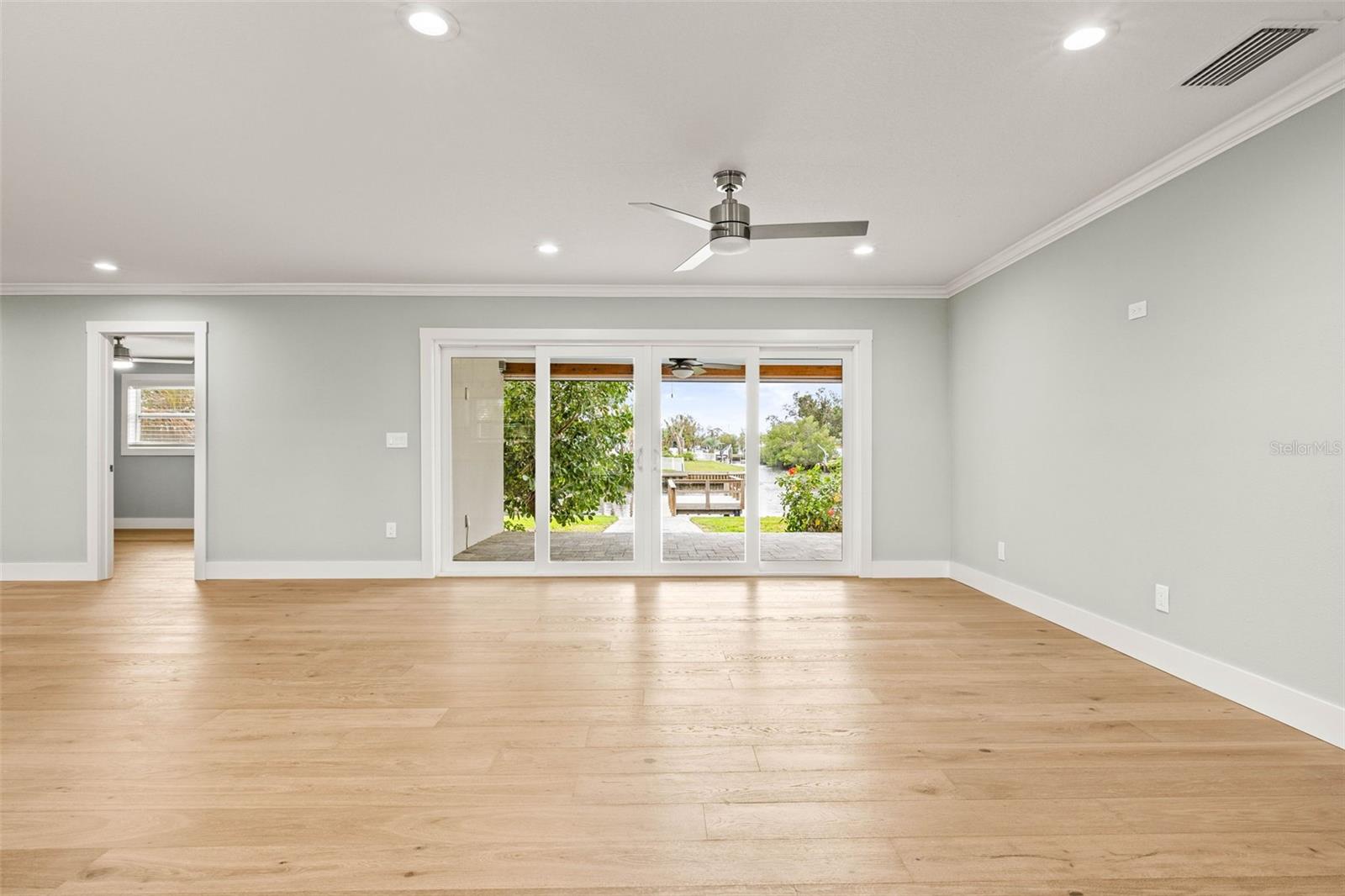 170 98TH AVE N, ST PETERSBURG, FL, 33702