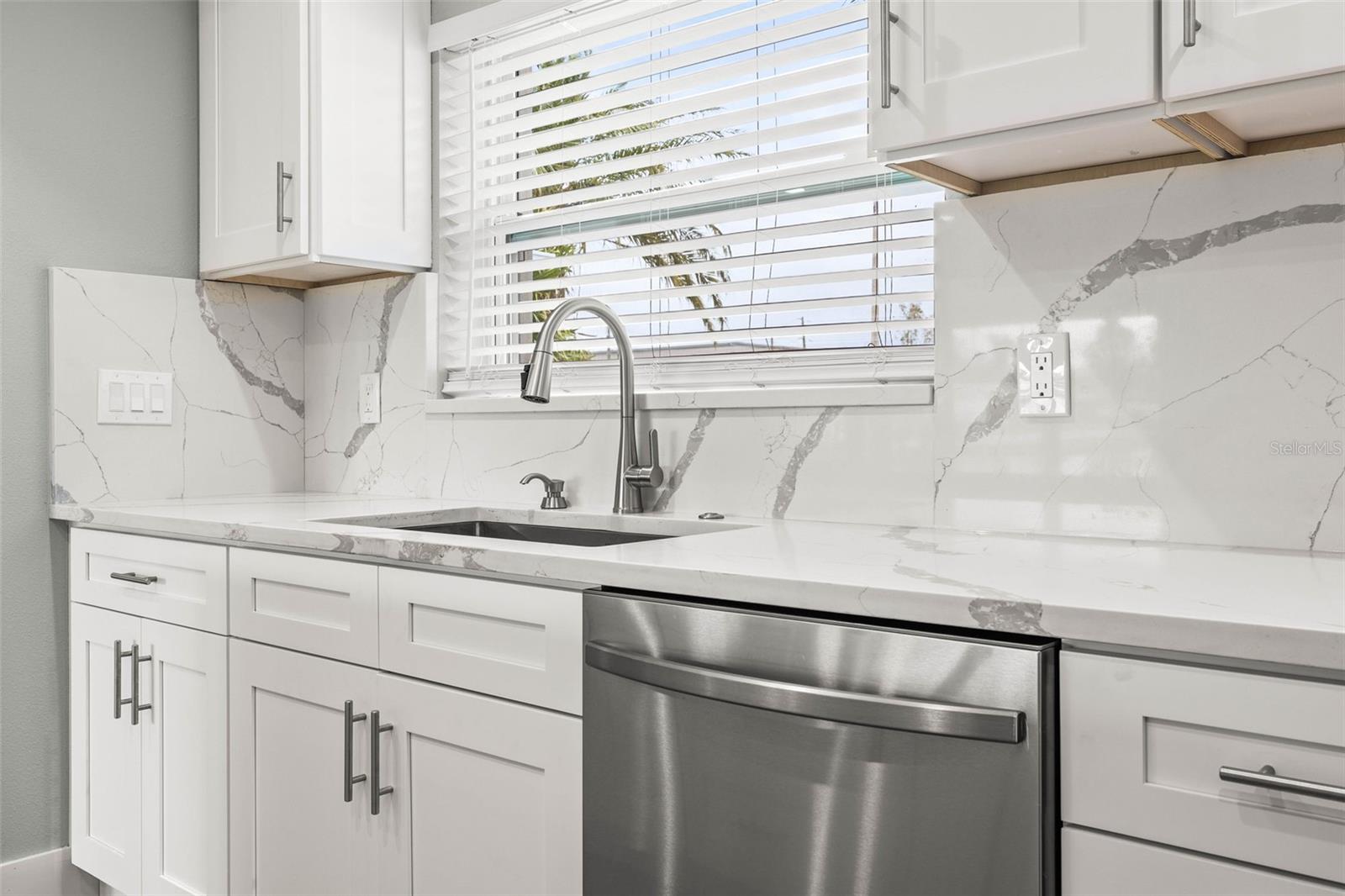 170 98TH AVE N, ST PETERSBURG, FL, 33702