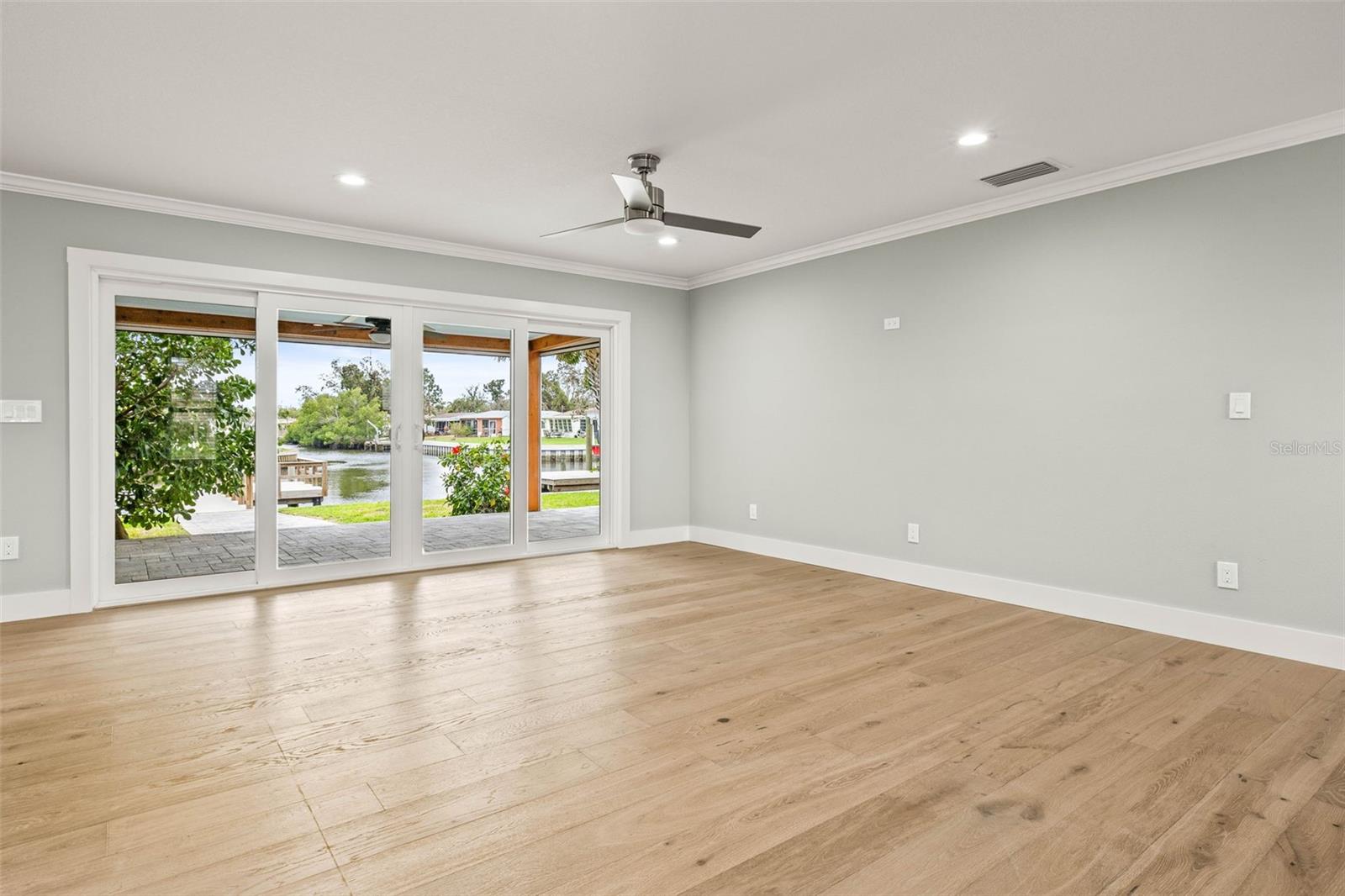 170 98TH AVE N, ST PETERSBURG, FL, 33702