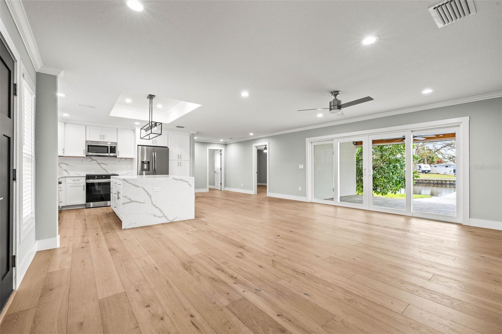 170 98TH AVE N, ST PETERSBURG, FL, 33702