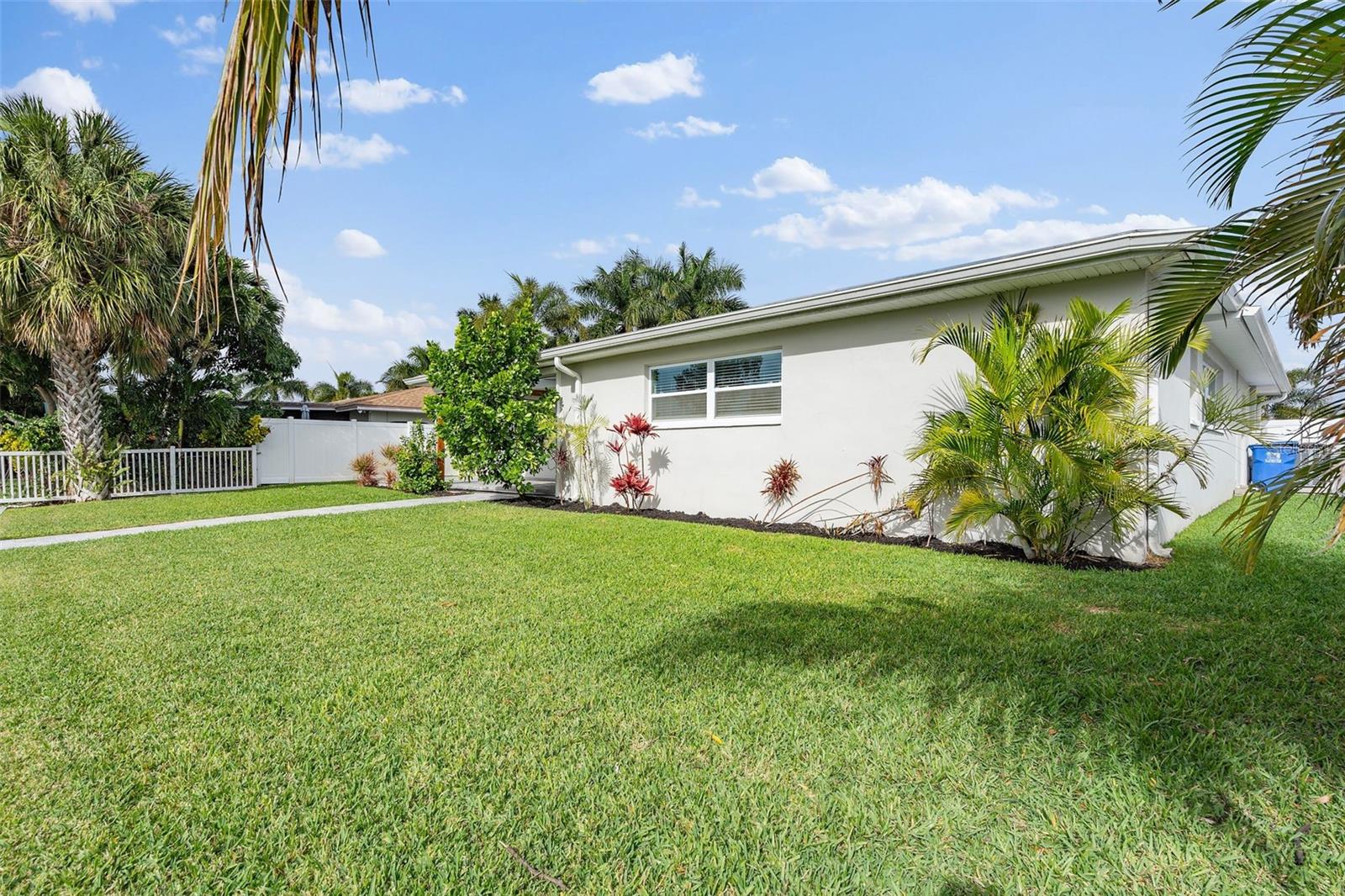 170 98TH AVE N, ST PETERSBURG, FL, 33702