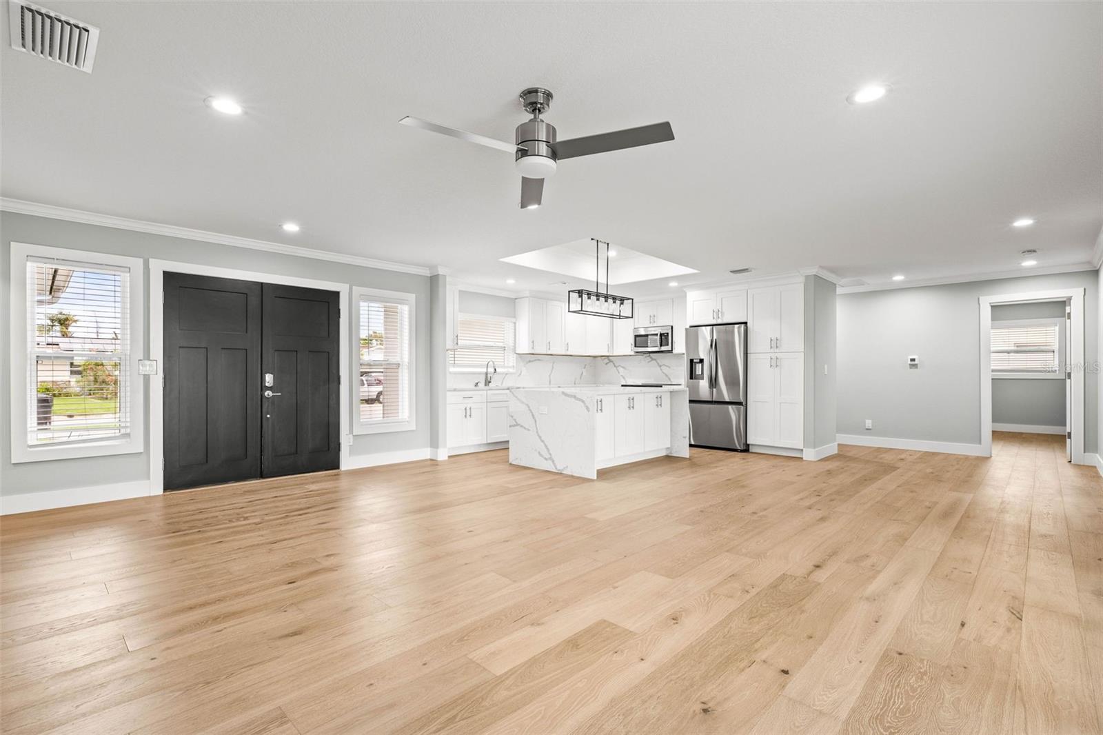 170 98TH AVE N, ST PETERSBURG, FL, 33702