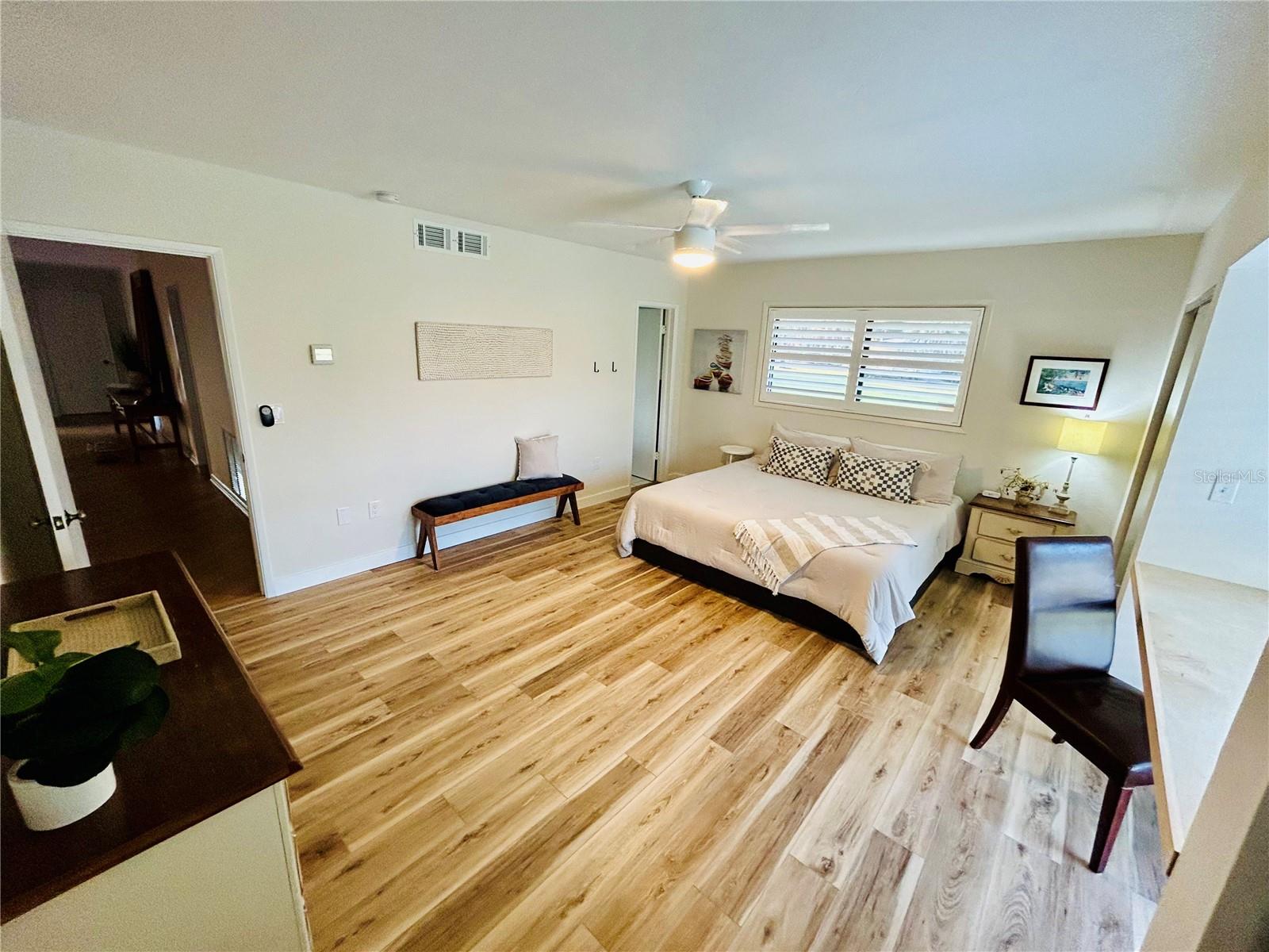 3535 W FOREST LAKE DR, SARASOTA, FL, 34232