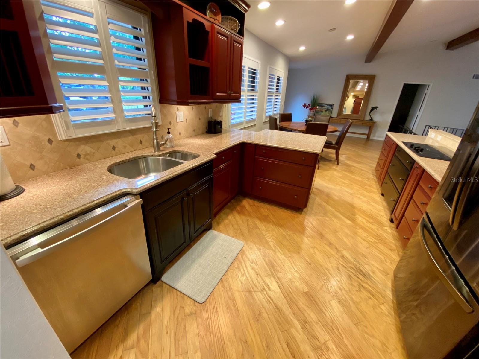 3535 W FOREST LAKE DR, SARASOTA, FL, 34232