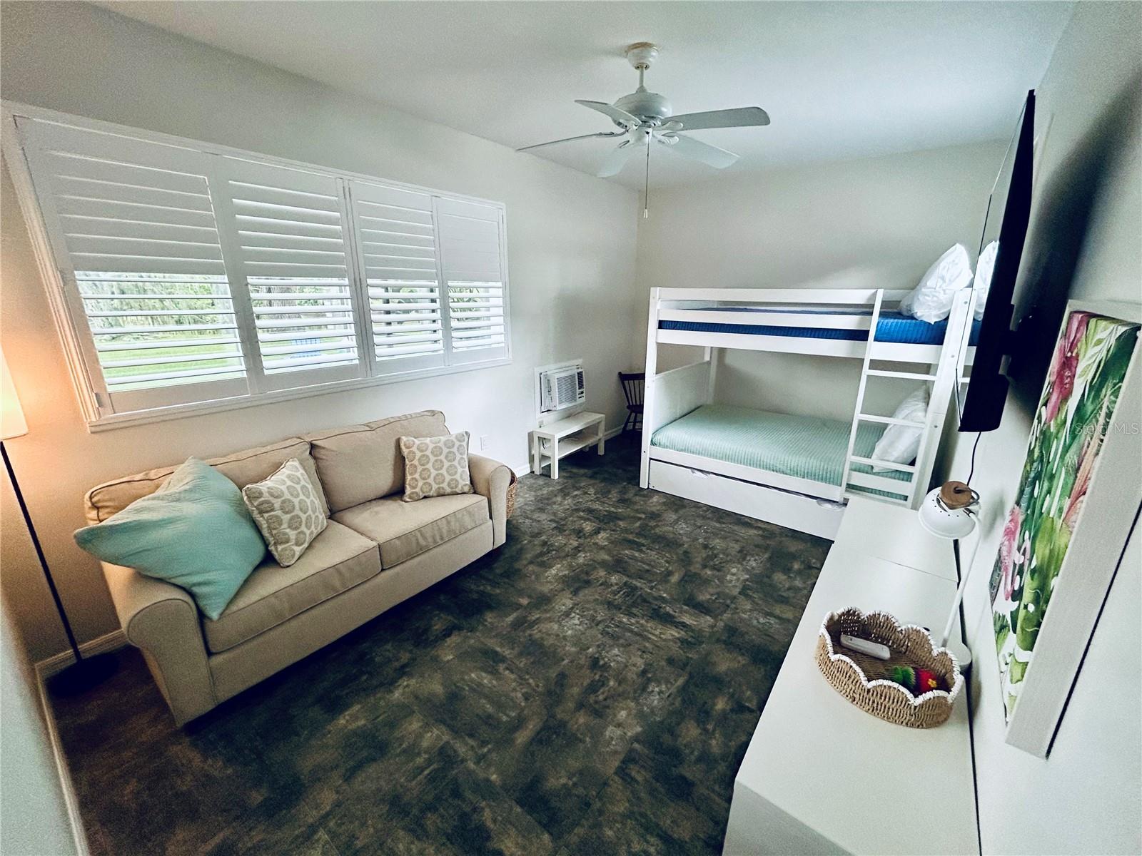 3535 W FOREST LAKE DR, SARASOTA, FL, 34232
