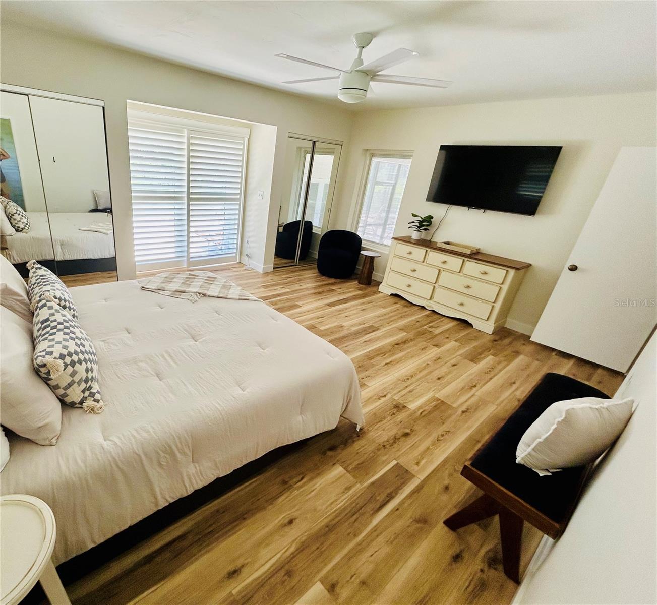 3535 W FOREST LAKE DR, SARASOTA, FL, 34232