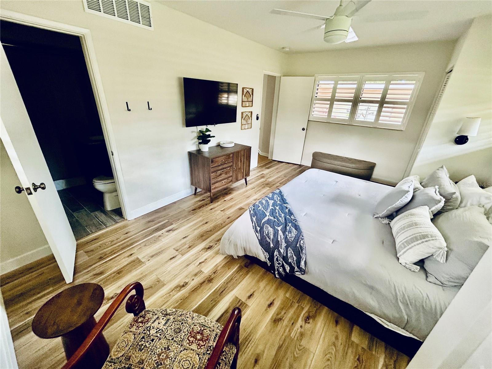 3535 W FOREST LAKE DR, SARASOTA, FL, 34232