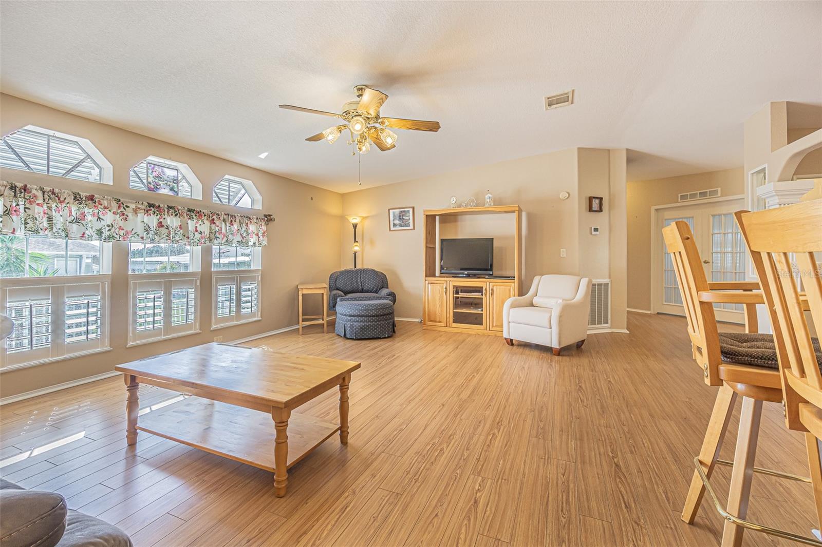 37532 NEW HORIZONS BLVD, ZEPHYRHILLS, FL, 33541