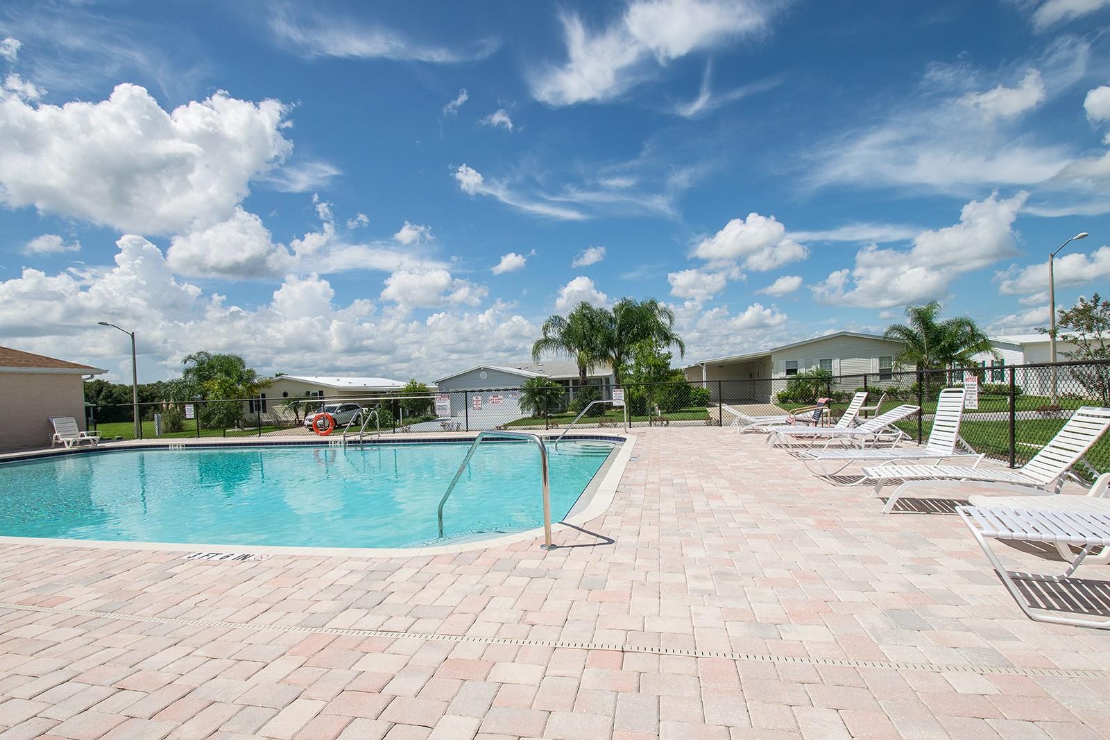 37532 NEW HORIZONS BLVD, ZEPHYRHILLS, FL, 33541
