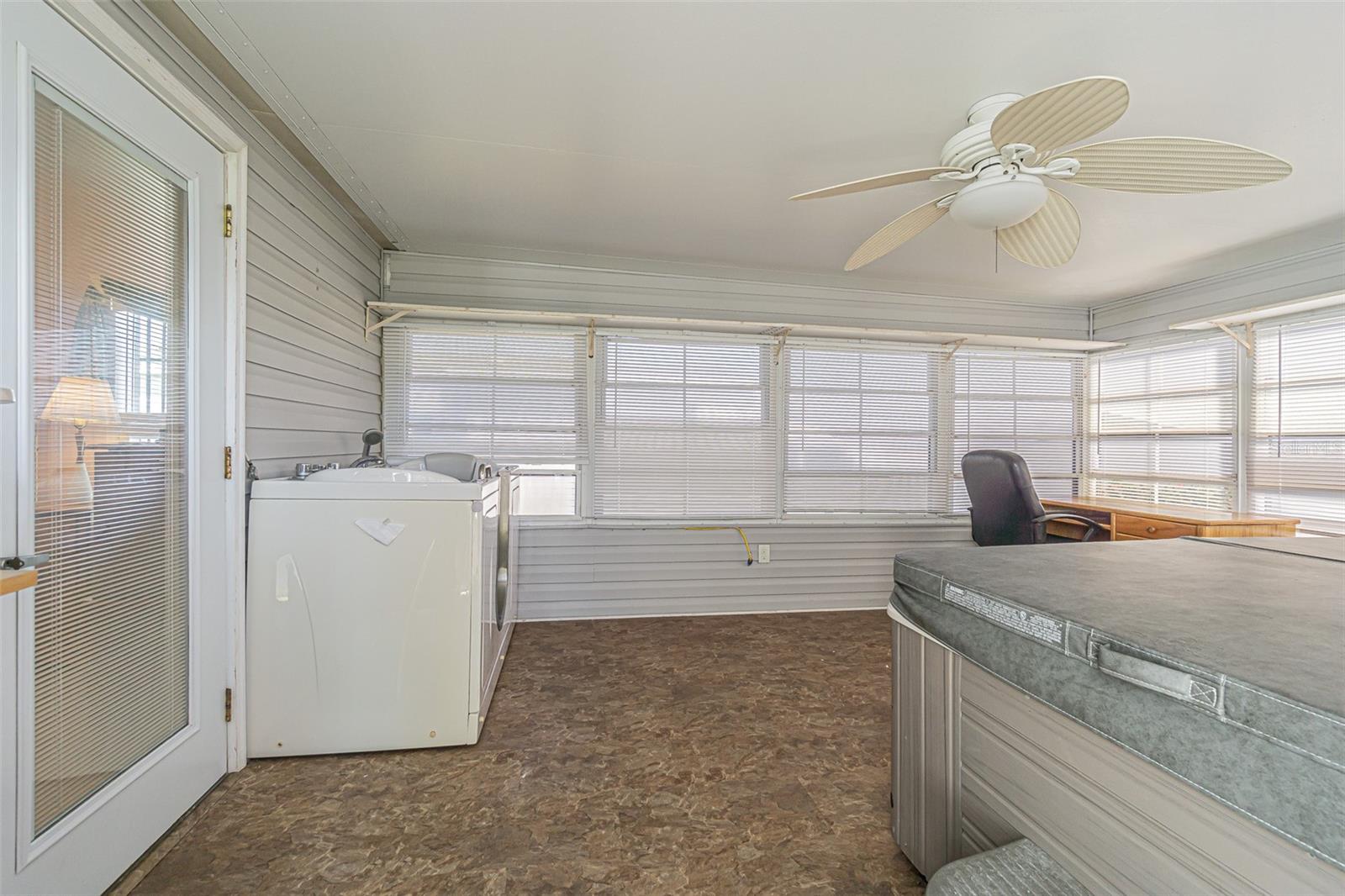 37532 NEW HORIZONS BLVD, ZEPHYRHILLS, FL, 33541