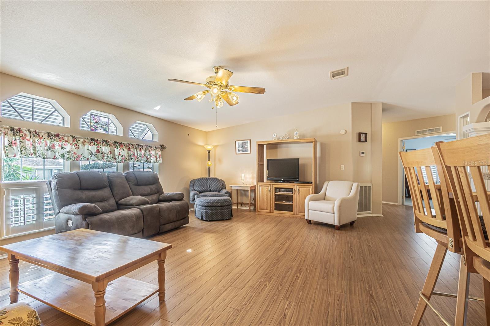 37532 NEW HORIZONS BLVD, ZEPHYRHILLS, FL, 33541