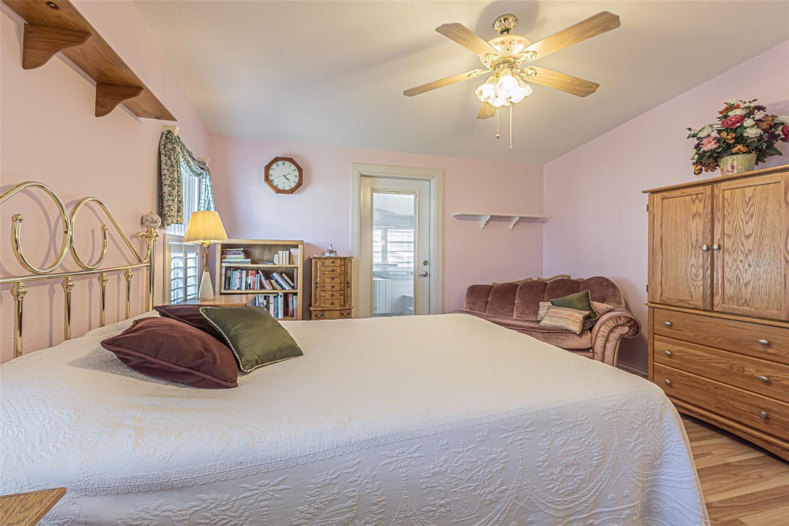 37532 NEW HORIZONS BLVD, ZEPHYRHILLS, FL, 33541