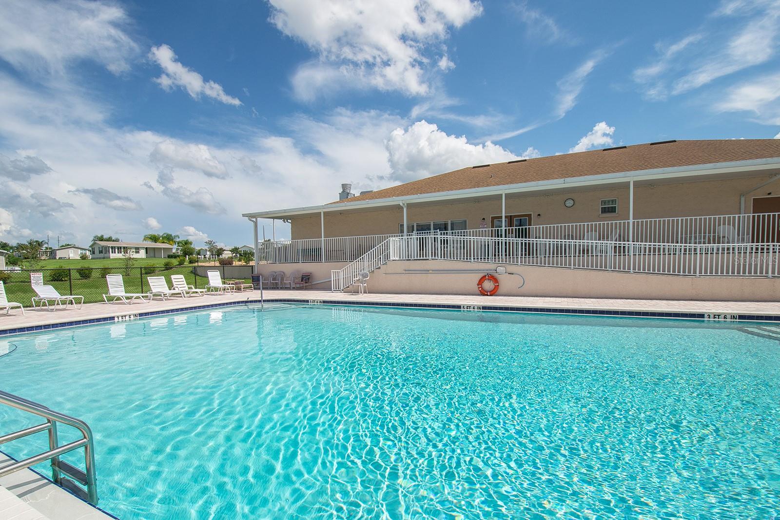 37532 NEW HORIZONS BLVD, ZEPHYRHILLS, FL, 33541