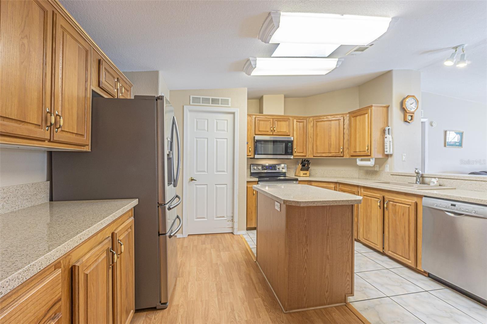 37532 NEW HORIZONS BLVD, ZEPHYRHILLS, FL, 33541