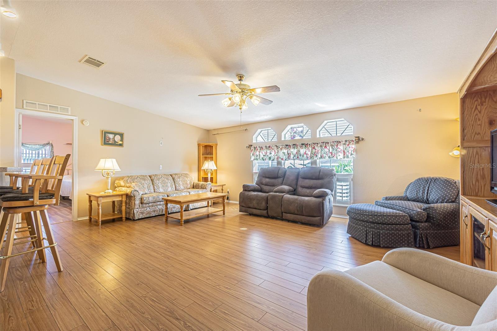 37532 NEW HORIZONS BLVD, ZEPHYRHILLS, FL, 33541