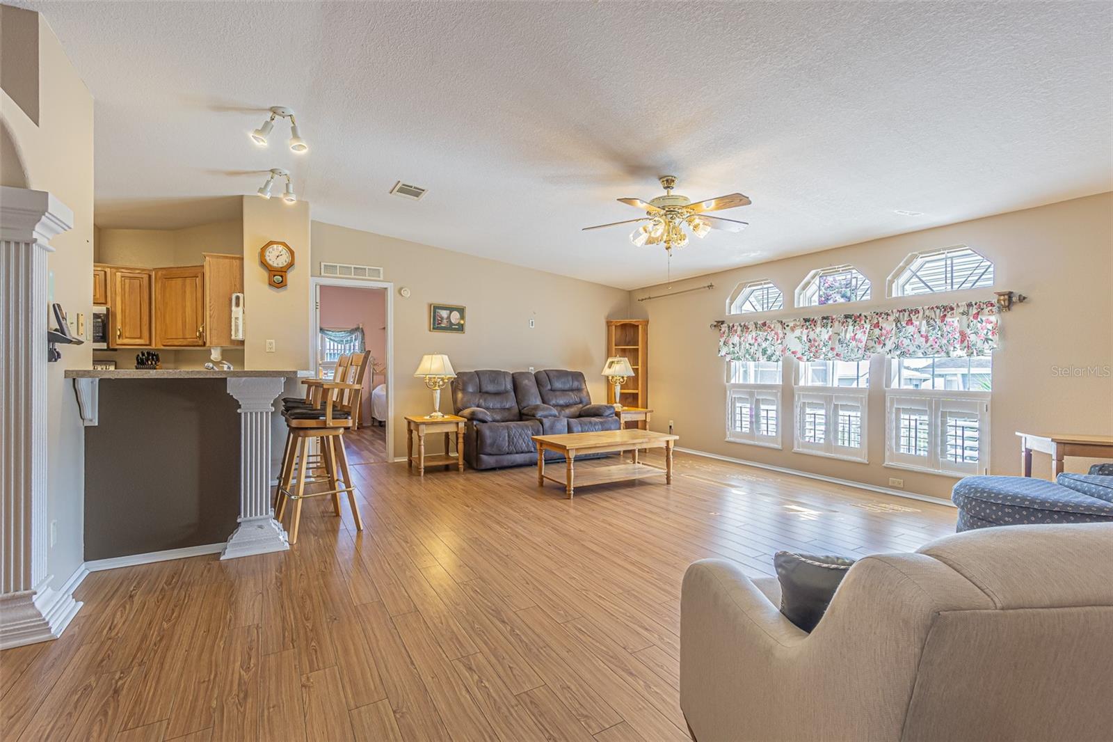 37532 NEW HORIZONS BLVD, ZEPHYRHILLS, FL, 33541