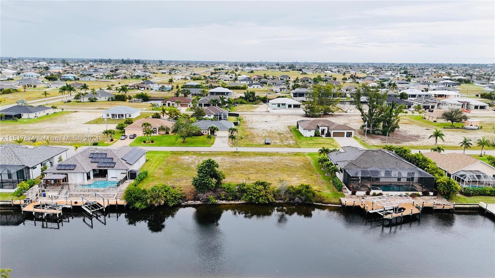 718 NW 38TH PL, CAPE CORAL, FL, 33993