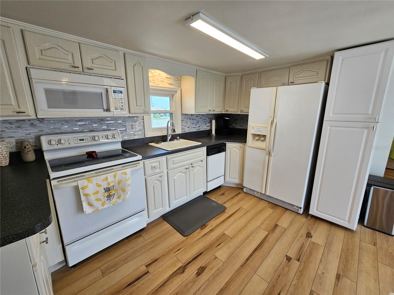525 BLACKBURN BLVD, NORTH PORT, FL, 34287