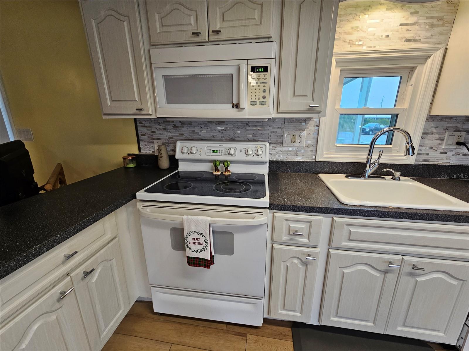 525 BLACKBURN BLVD, NORTH PORT, FL, 34287