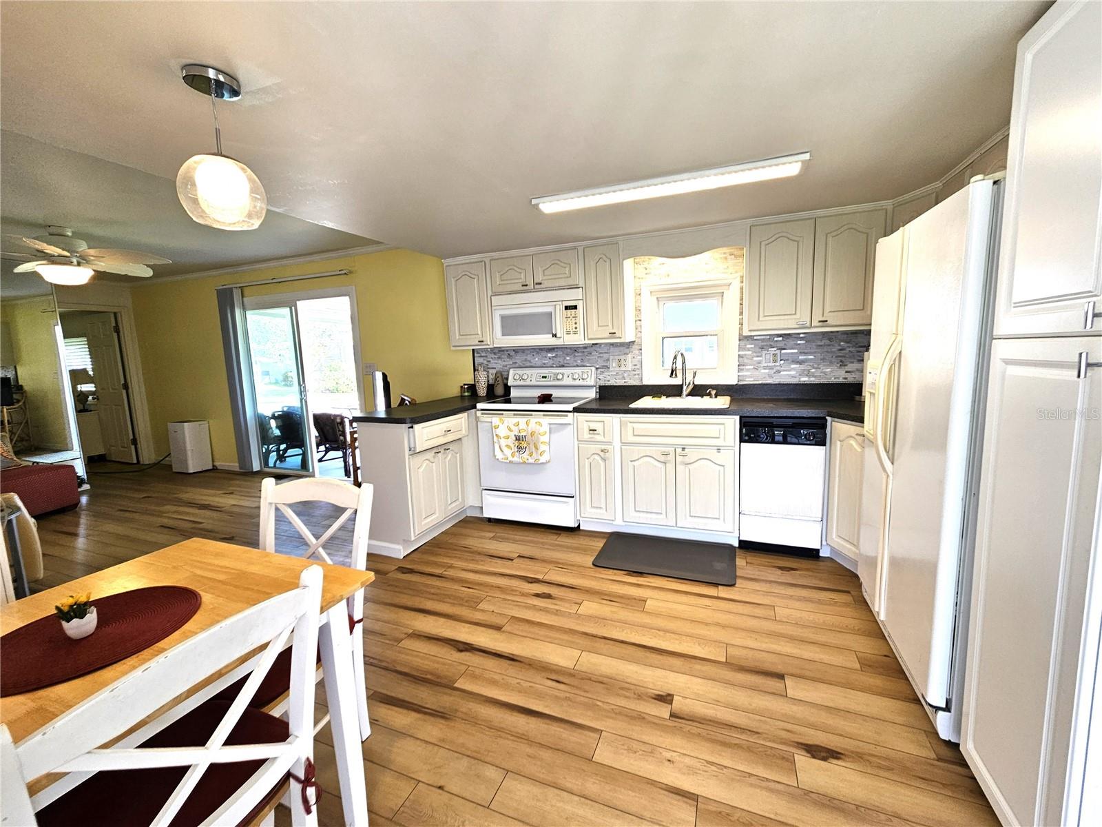 525 BLACKBURN BLVD, NORTH PORT, FL, 34287