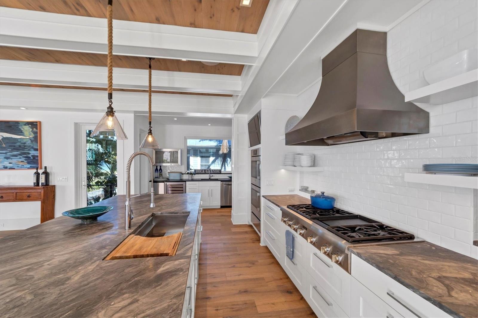 D6134421 Property Photo