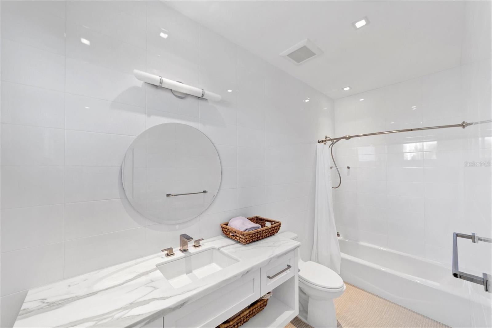 D6134421 Property Photo