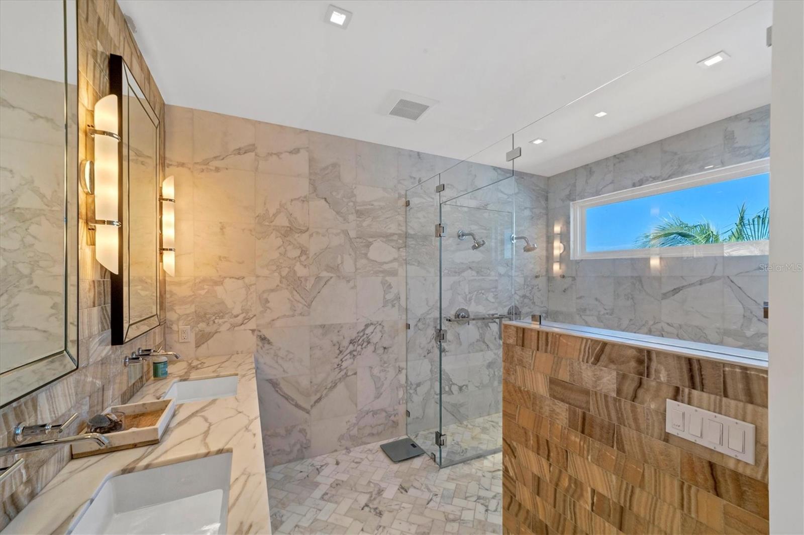 D6134421 Property Photo