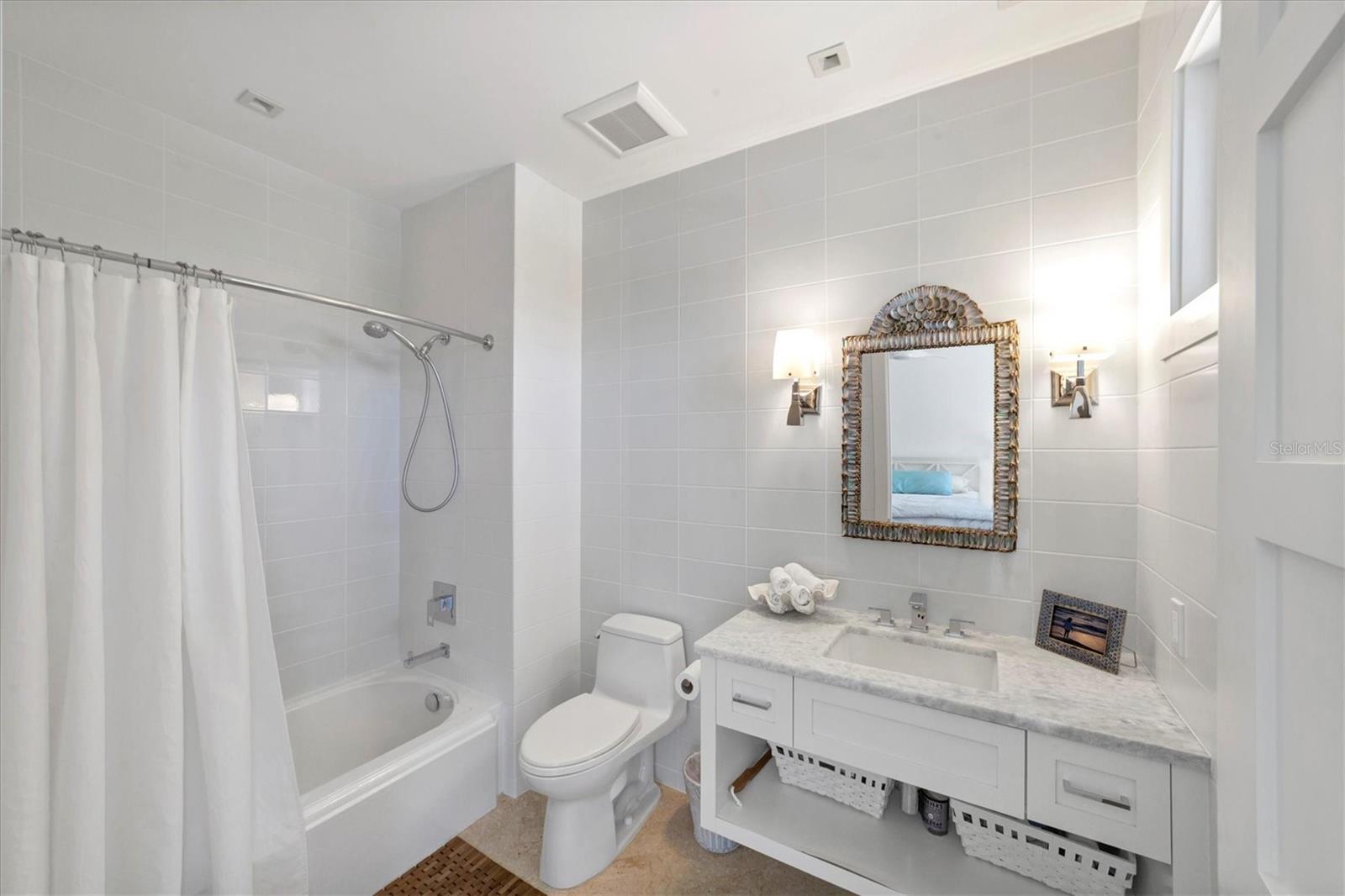 D6134421 Property Photo