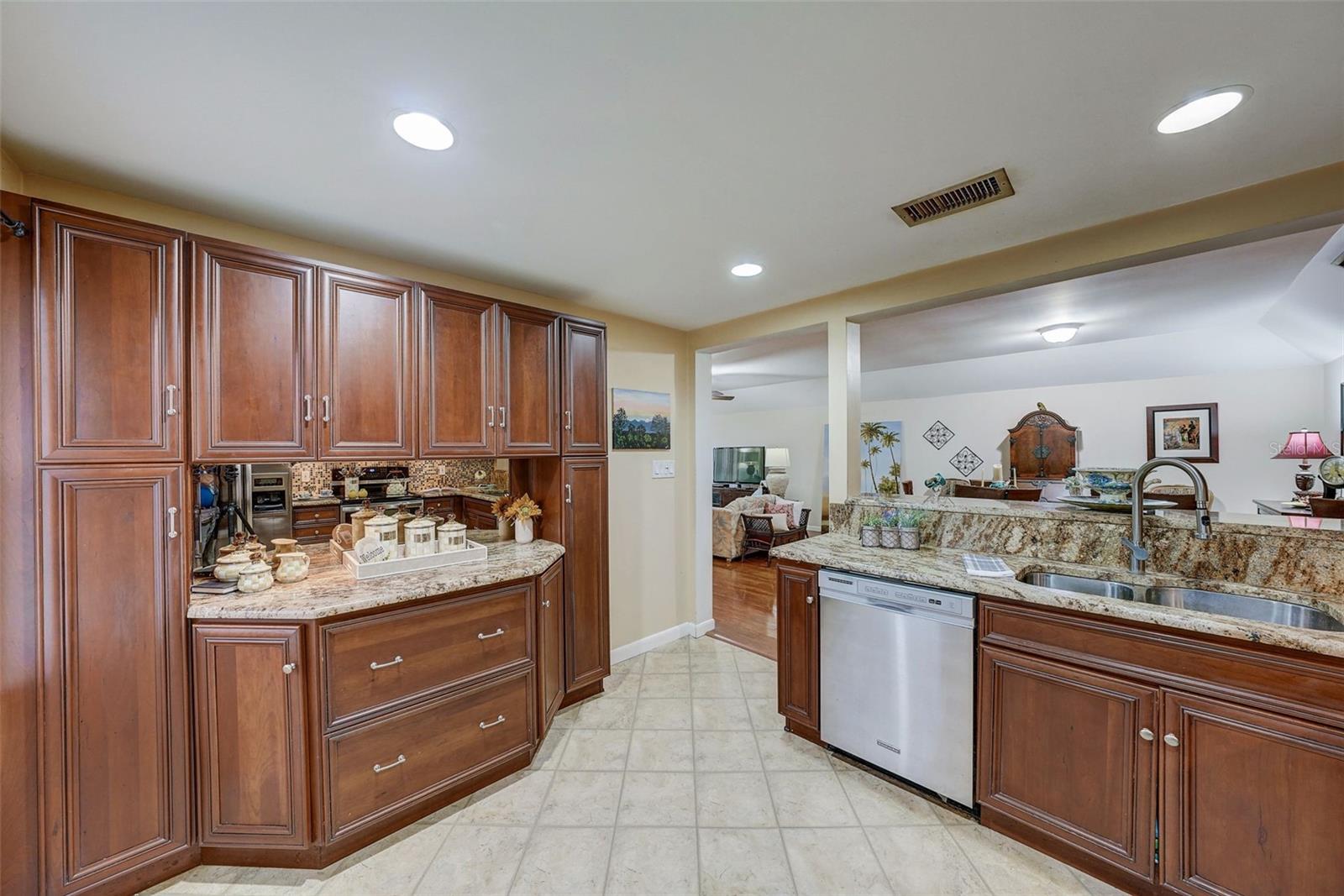 2301 CORDOVA GRN, SEMINOLE, FL, 33777