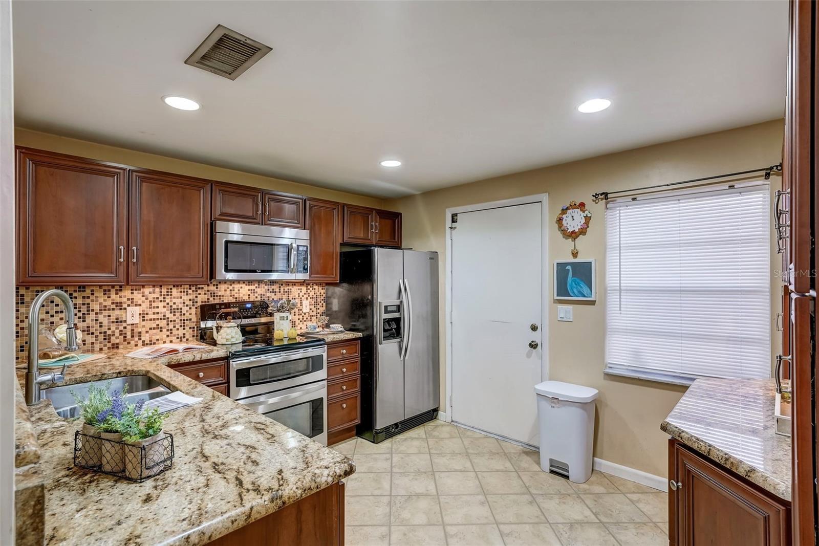 2301 CORDOVA GRN, SEMINOLE, FL, 33777