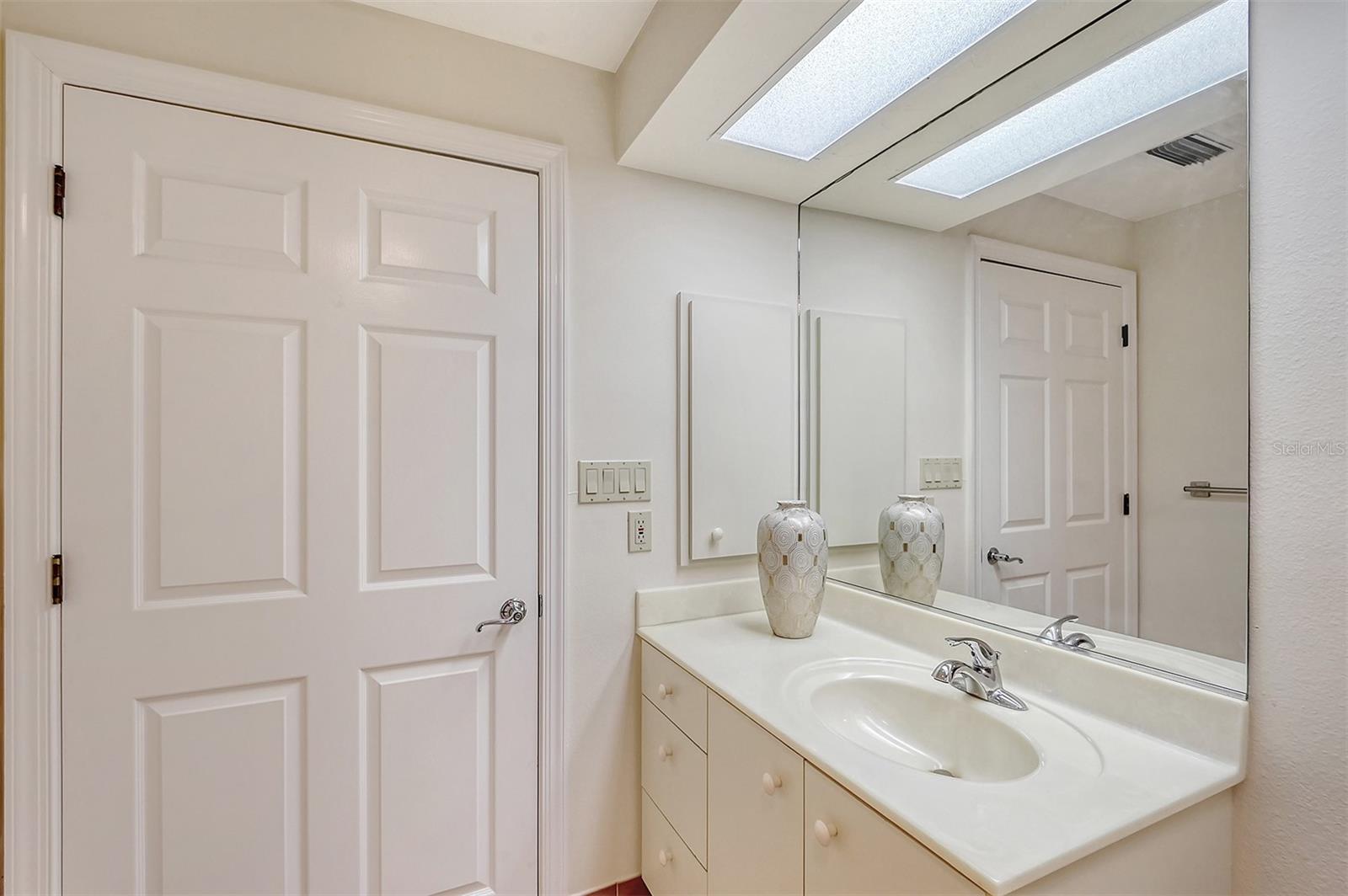 3731 SARASOTA SQUARE BLVD #105-D, SARASOTA, FL, 34238