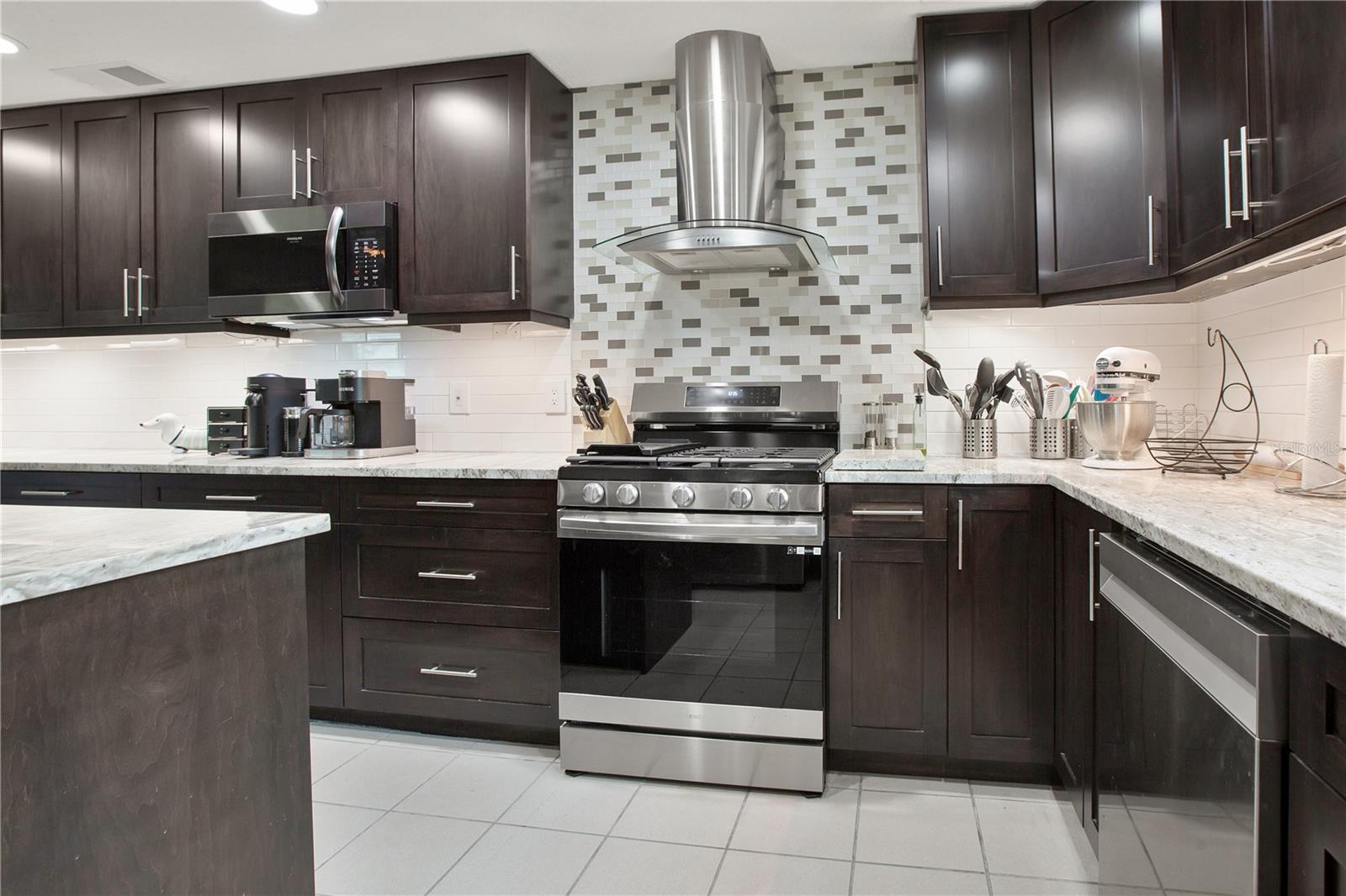 6070 DENVER ST NE, ST PETERSBURG, FL, 33703