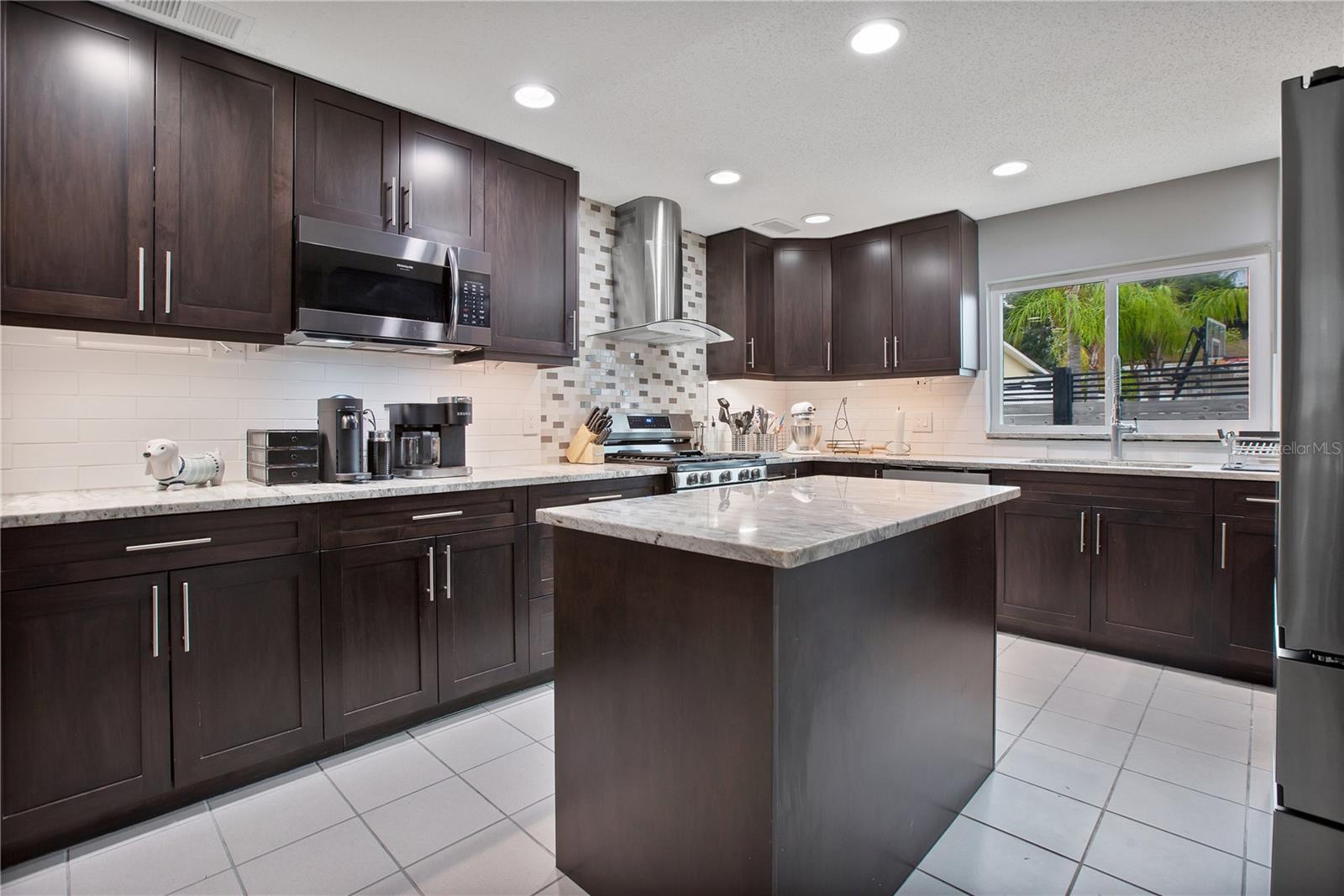 6070 DENVER ST NE, ST PETERSBURG, FL, 33703