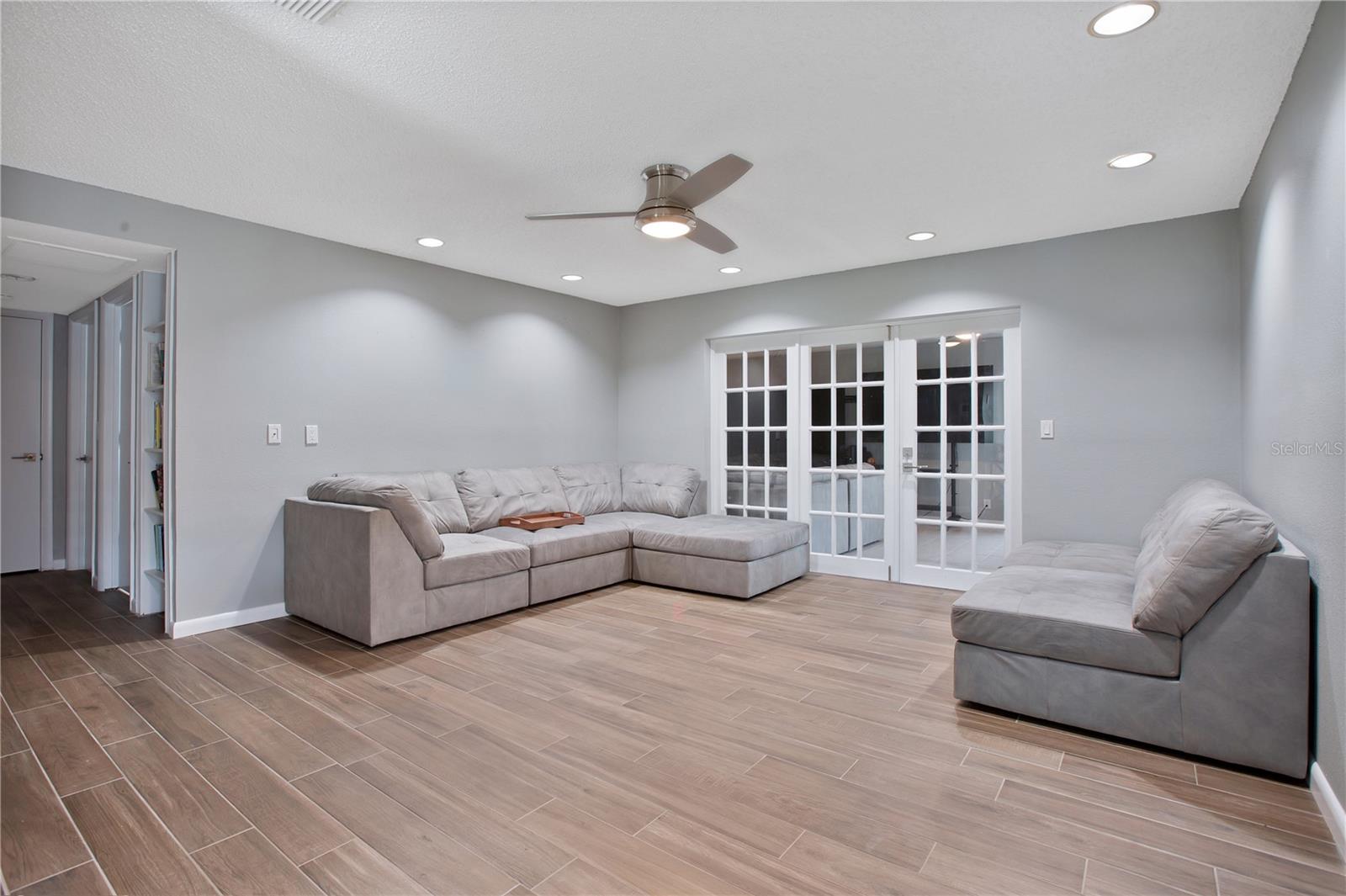 6070 DENVER ST NE, ST PETERSBURG, FL, 33703