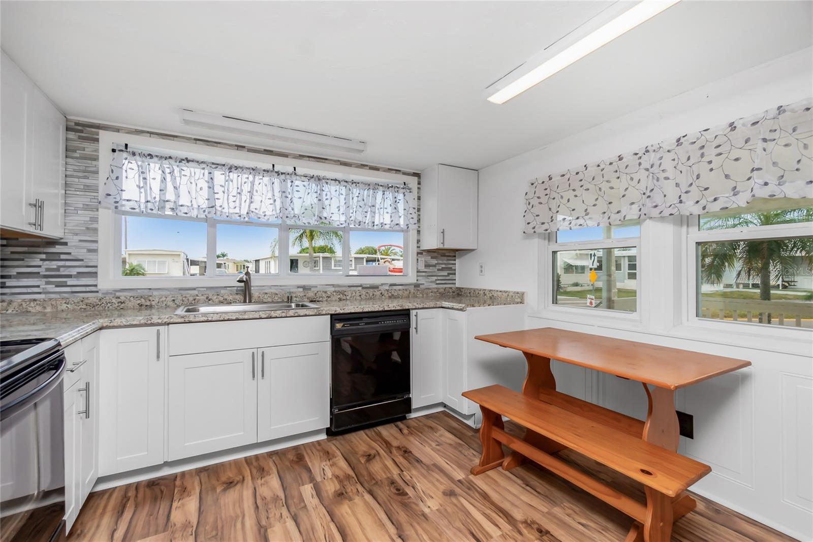 D6134480 Property Photo