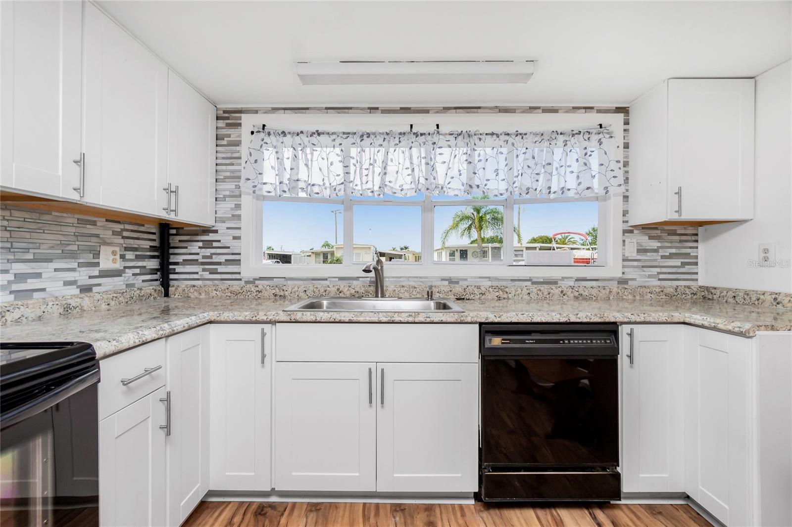 D6134480 Property Photo