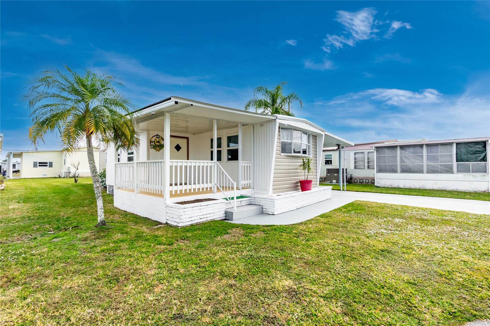 D6134480 Property Photo