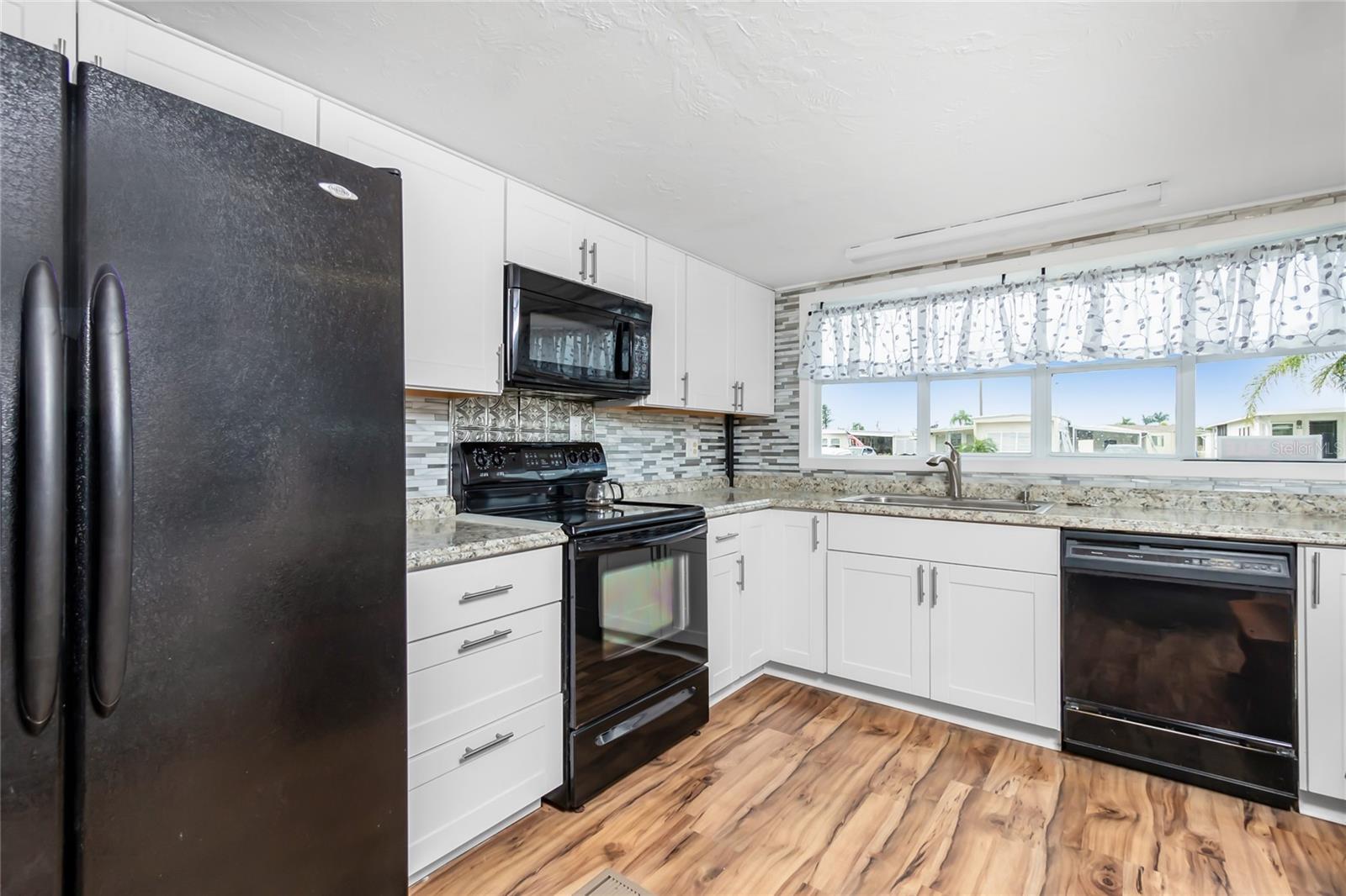 D6134480 Property Photo