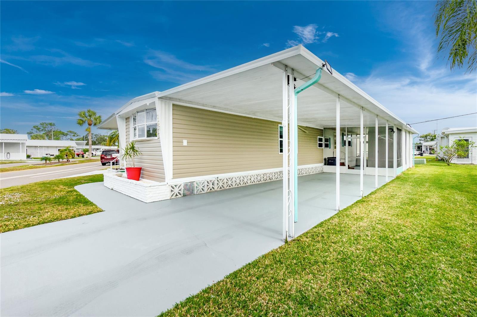 D6134480 Property Photo