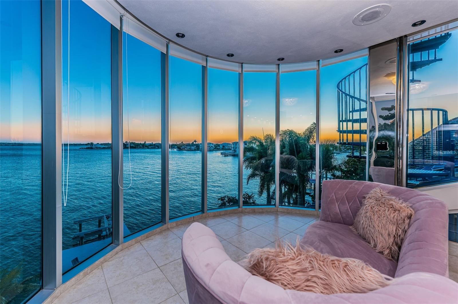 516 BELLE ISLE AVE, BELLEAIR BEACH, FL, 33786
