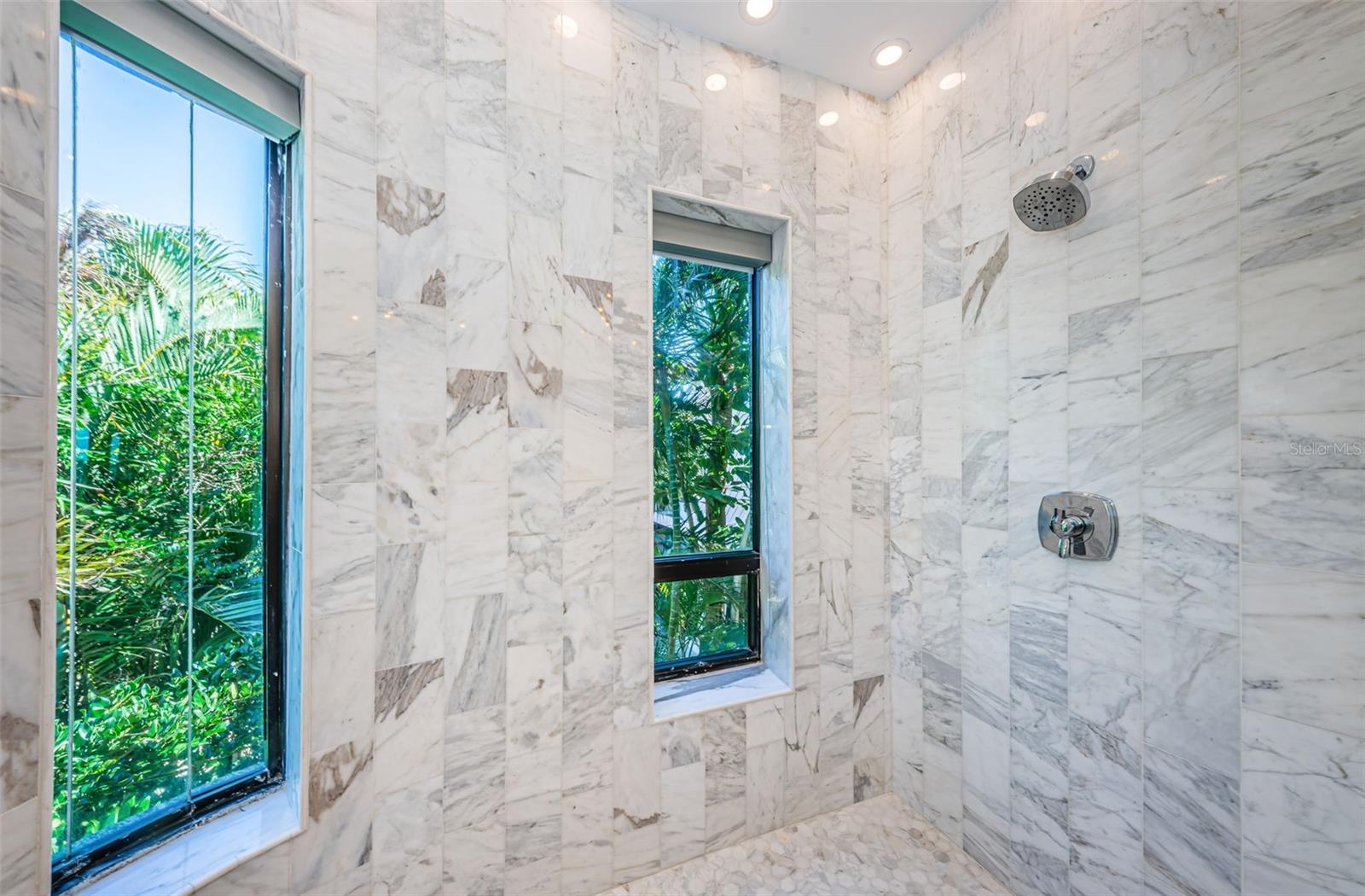 516 BELLE ISLE AVE, BELLEAIR BEACH, FL, 33786