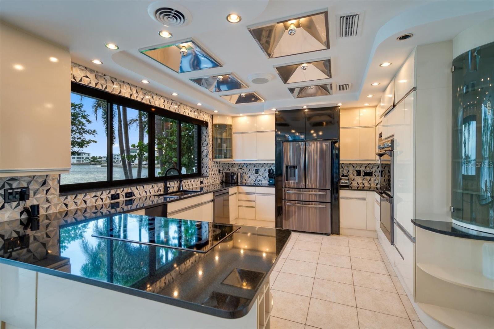 516 BELLE ISLE AVE, BELLEAIR BEACH, FL, 33786