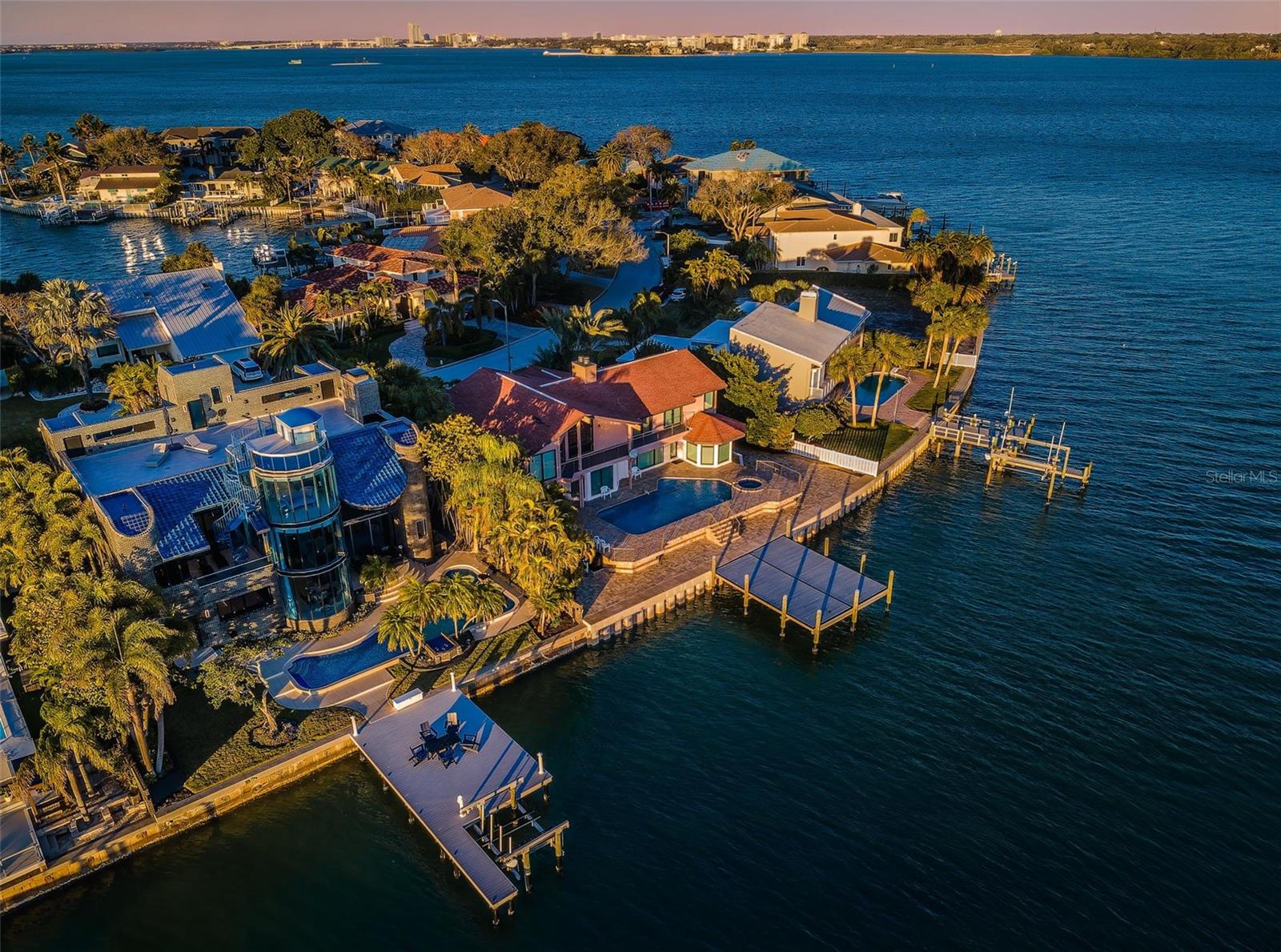 516 BELLE ISLE AVE, BELLEAIR BEACH, FL, 33786