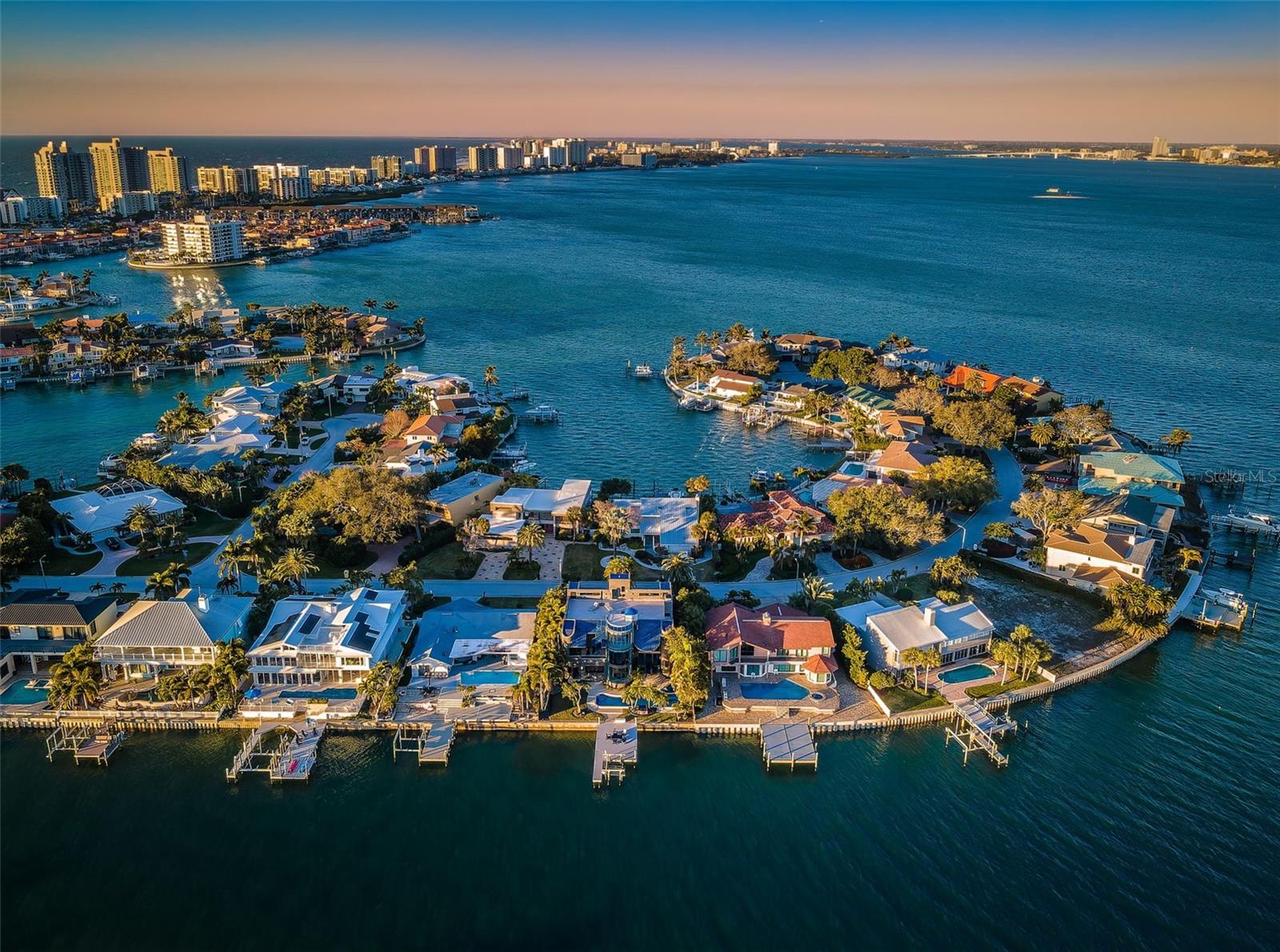 516 BELLE ISLE AVE, BELLEAIR BEACH, FL, 33786