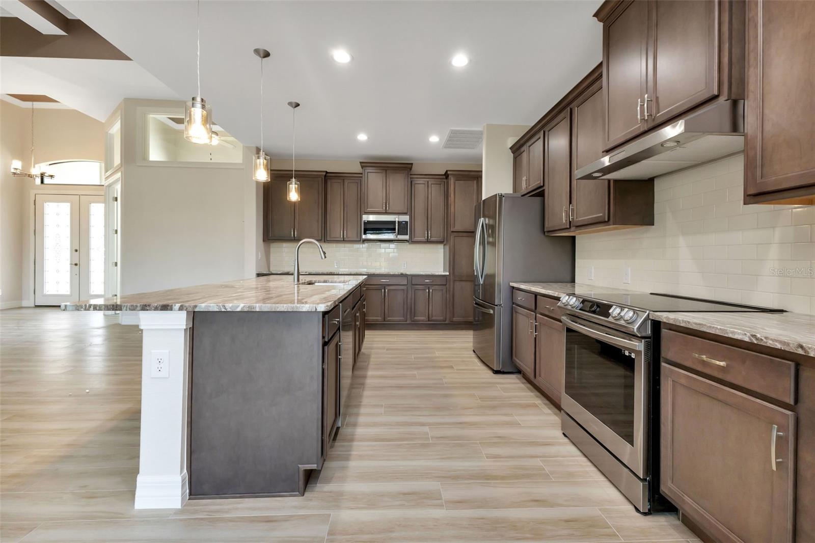 27 TEE VIEW RD, ROTONDA WEST, FL, 33947