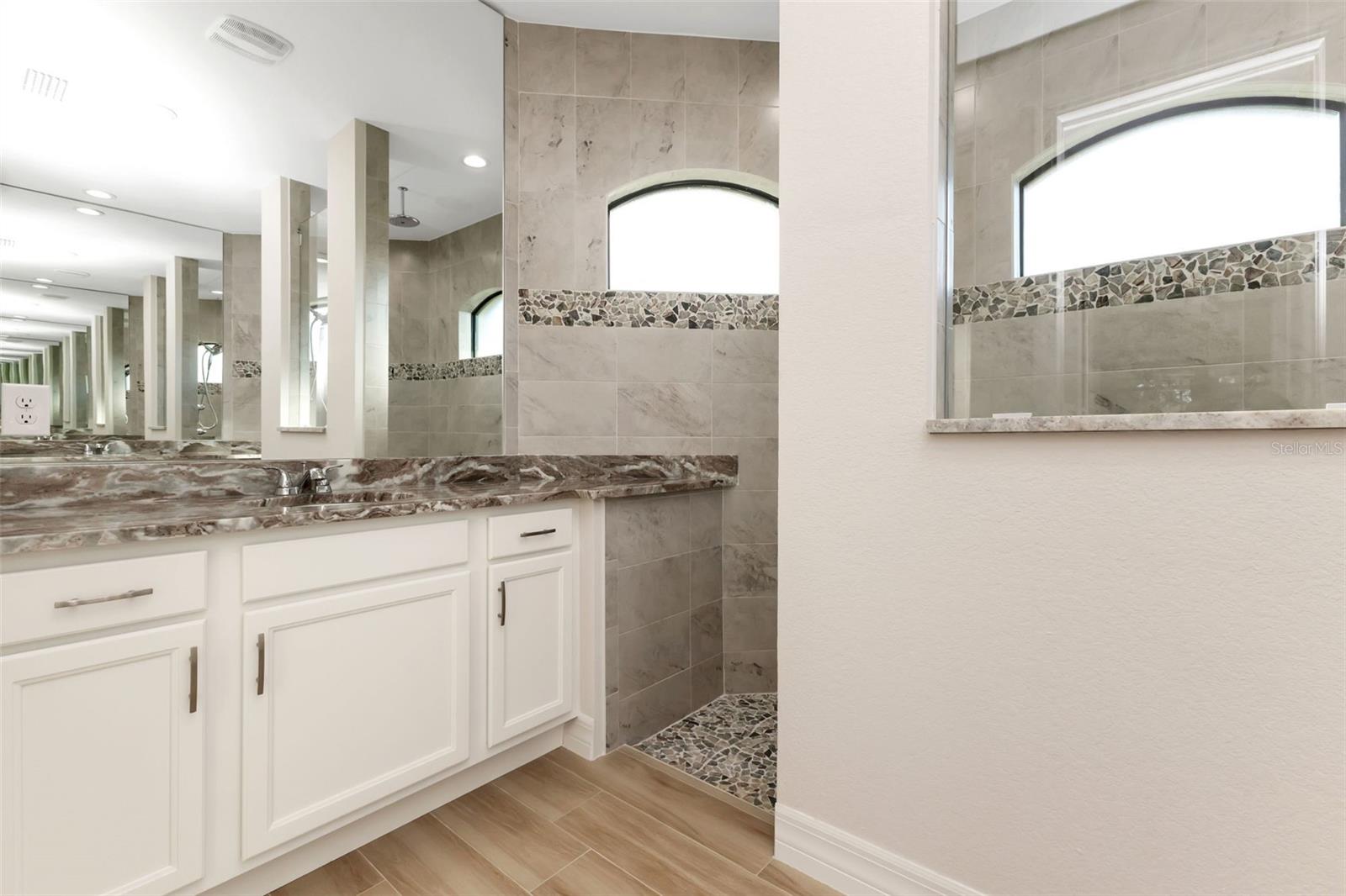 27 TEE VIEW RD, ROTONDA WEST, FL, 33947