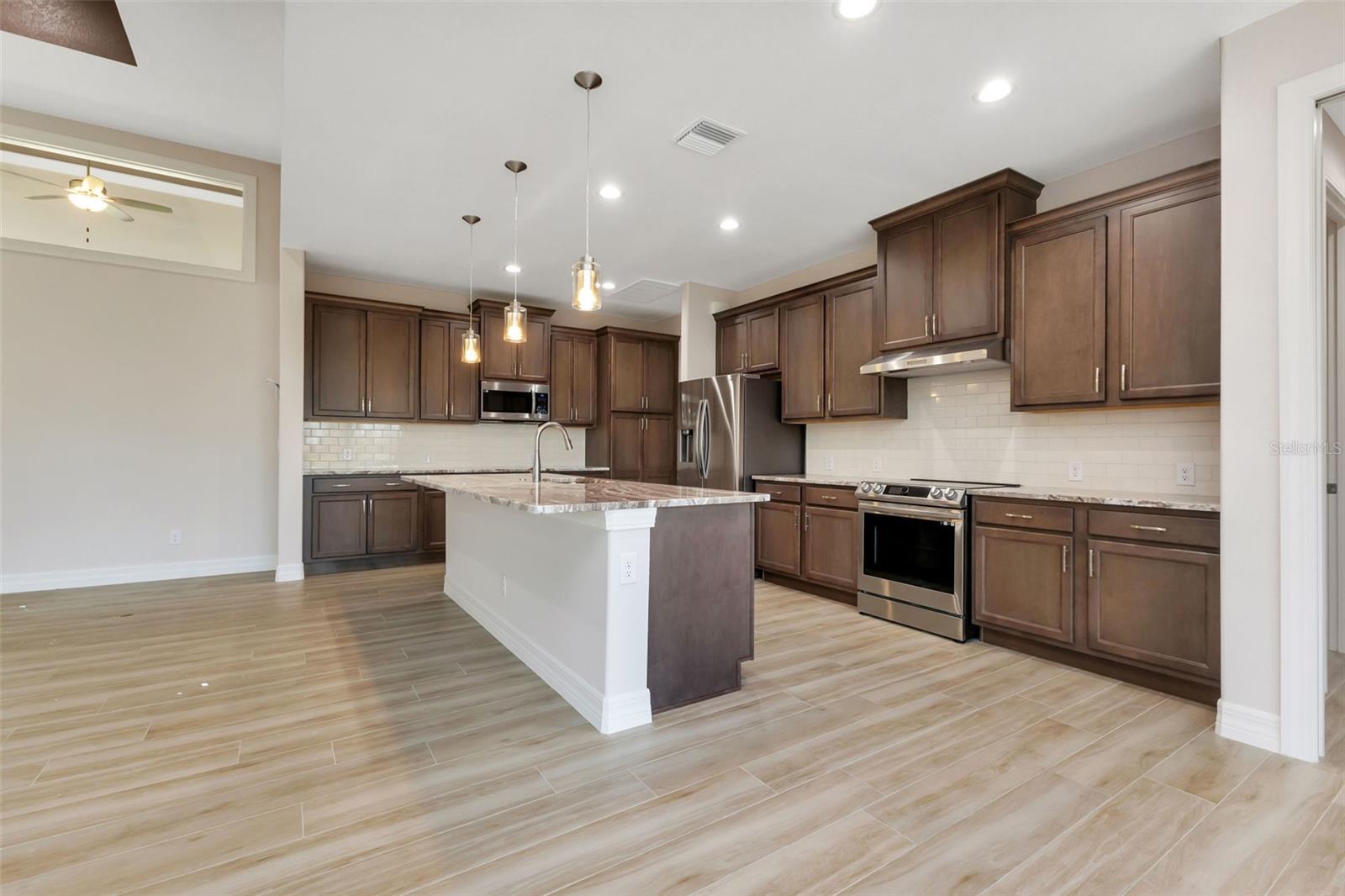 27 TEE VIEW RD, ROTONDA WEST, FL, 33947