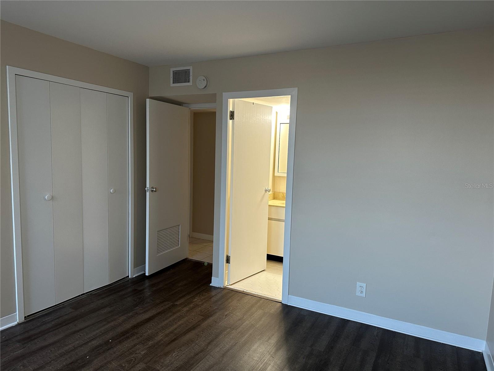 10355 PARADISE BLVD #414, TREASURE ISLAND, FL, 33706