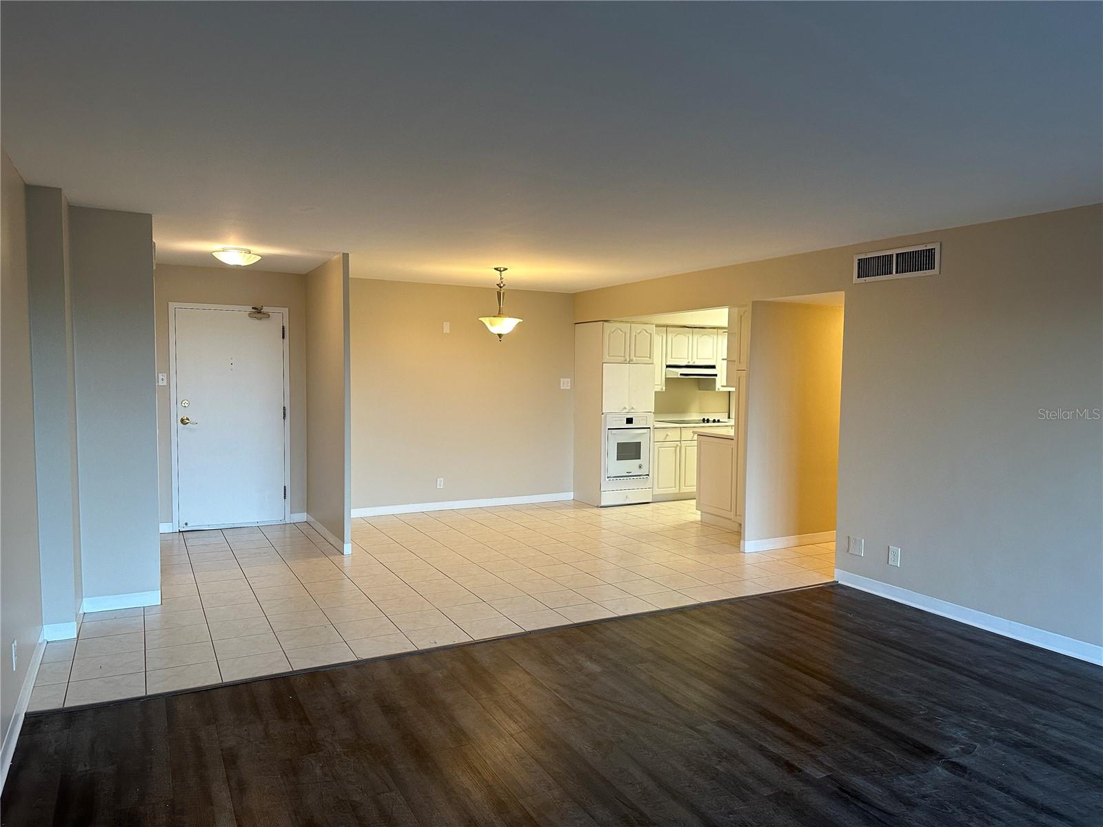10355 PARADISE BLVD #414, TREASURE ISLAND, FL, 33706